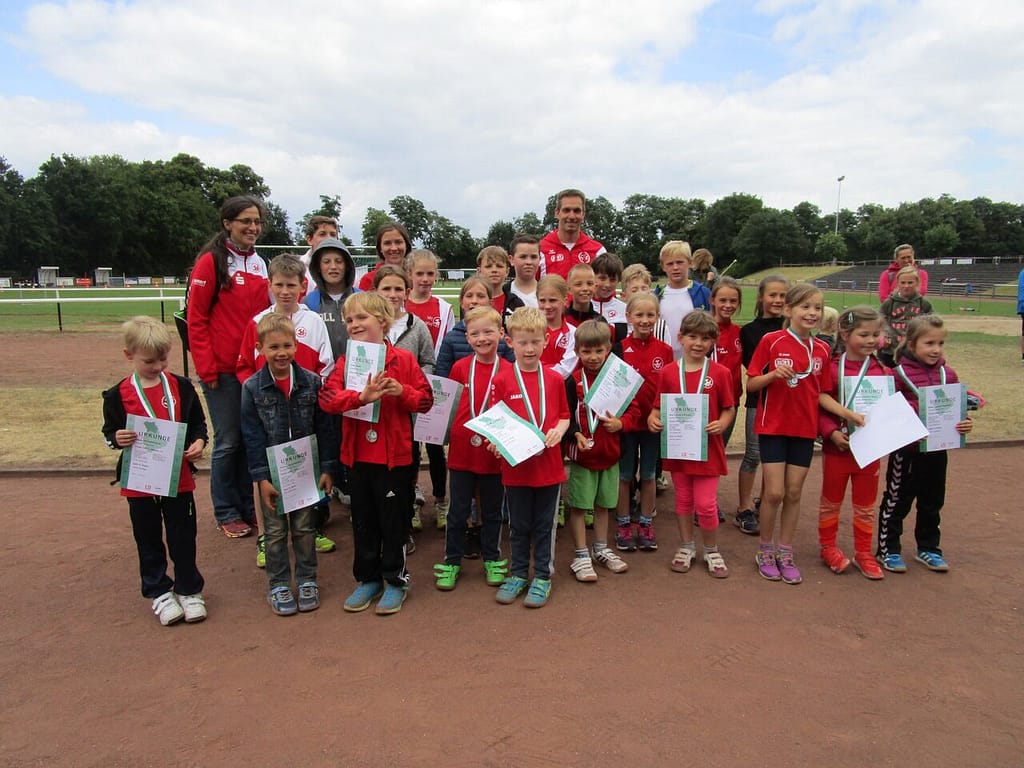 Die jüngsten WTV-Leichtathleten in Xanten aktiv.