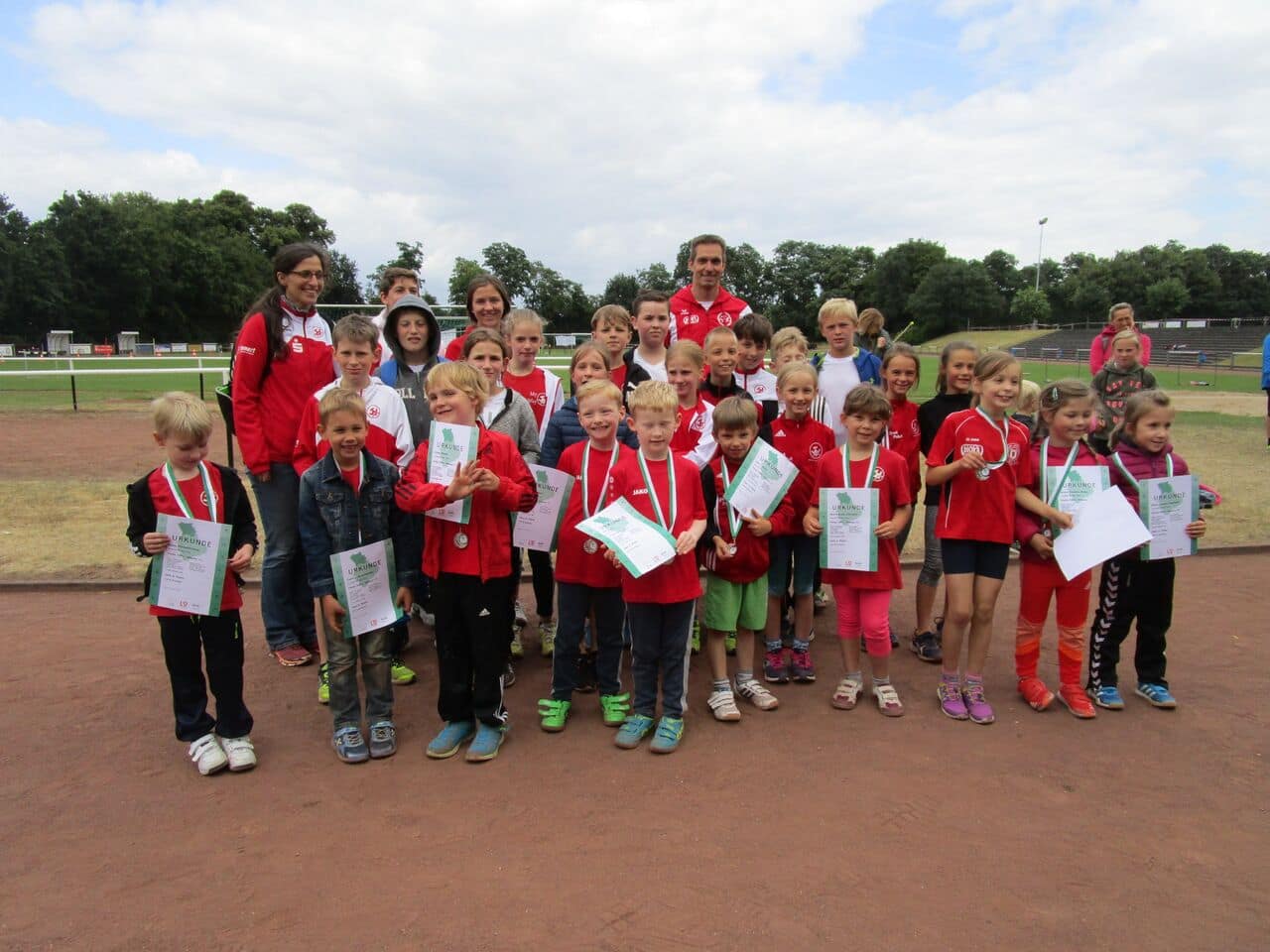 Die jüngsten WTV-Leichtathleten in Xanten aktiv.