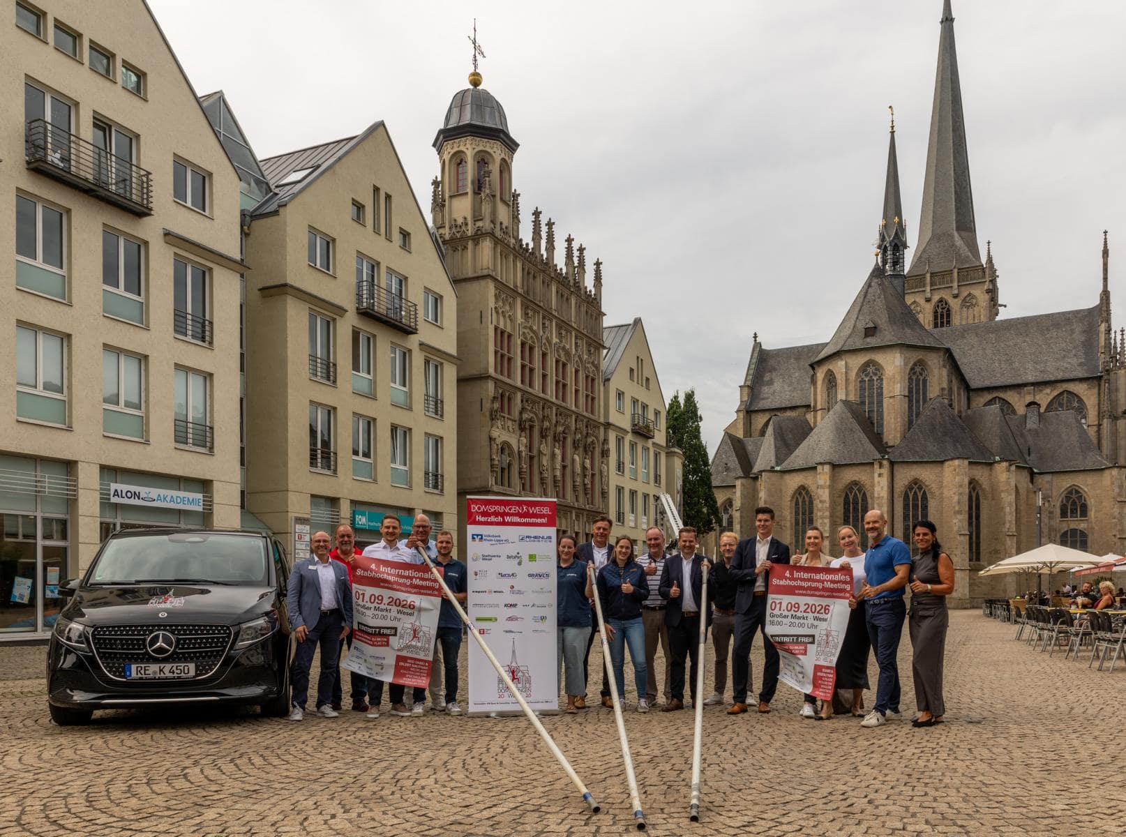Paukenschlag beim 4. Domspringen Wesel – Vizeweltmeister im Stabhochsprung kommt nach Wesel